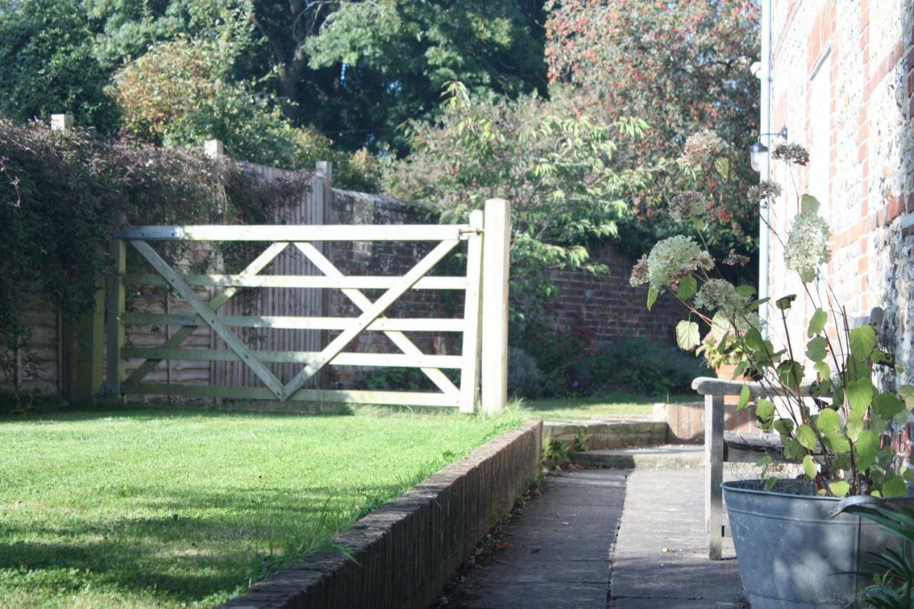 The Hen House Apartment Chichester Exterior photo